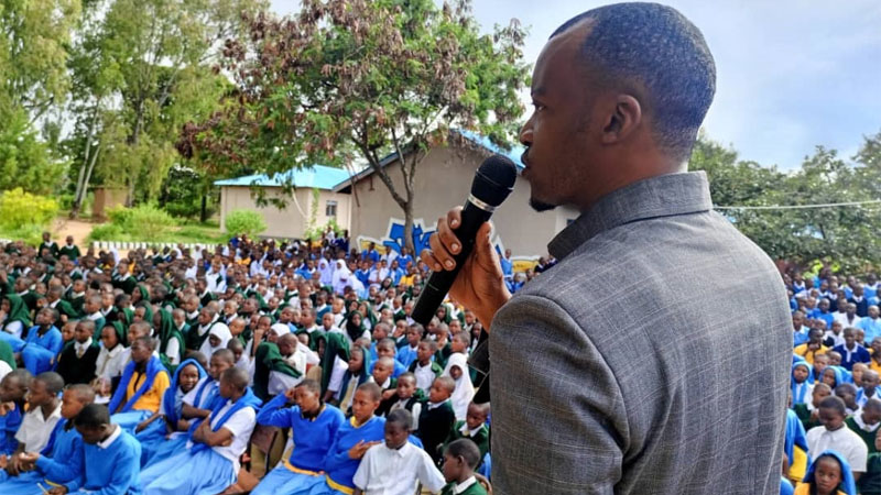 Prevention and Combating of Corruption Bureau (PCCB) acting commissioner Mzee Kasuwi speaks to students of Lulumba, New Kiomboi and Iramba secondary schools as well as those of KNTC college in Iramba District earlier this week on the use of illicit drugs.
