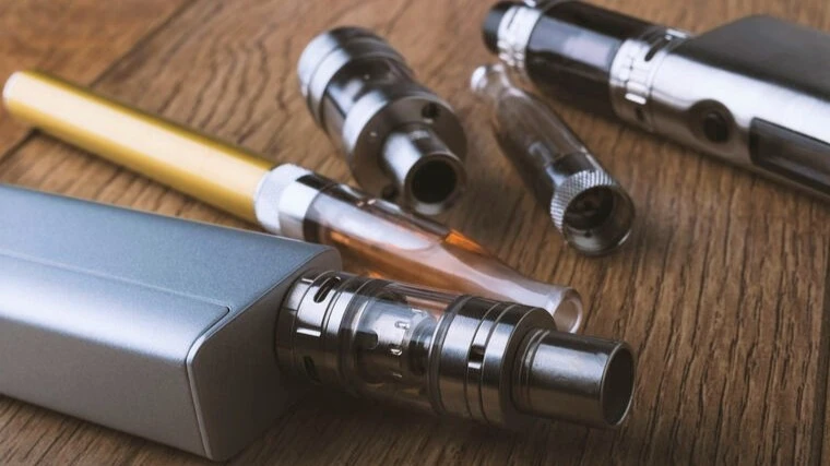 Different types of e-cigarettes 