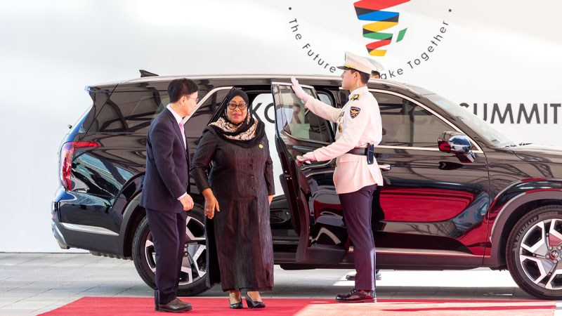 President Samia Suluhu Hassan pictured yesterday arriving at the Korea International Exhibition Centre (KINTEX) on the outskirts of the South Korean capital, Seoul, for the Korea-Africa Summit. 