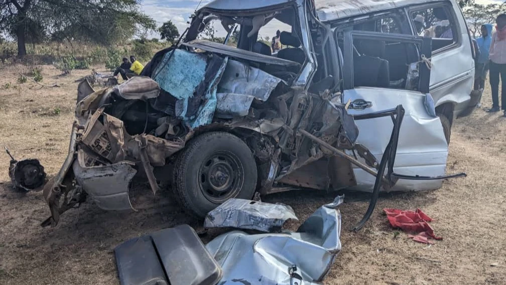 Gari aina ya Toyota Noah lililopata ajali