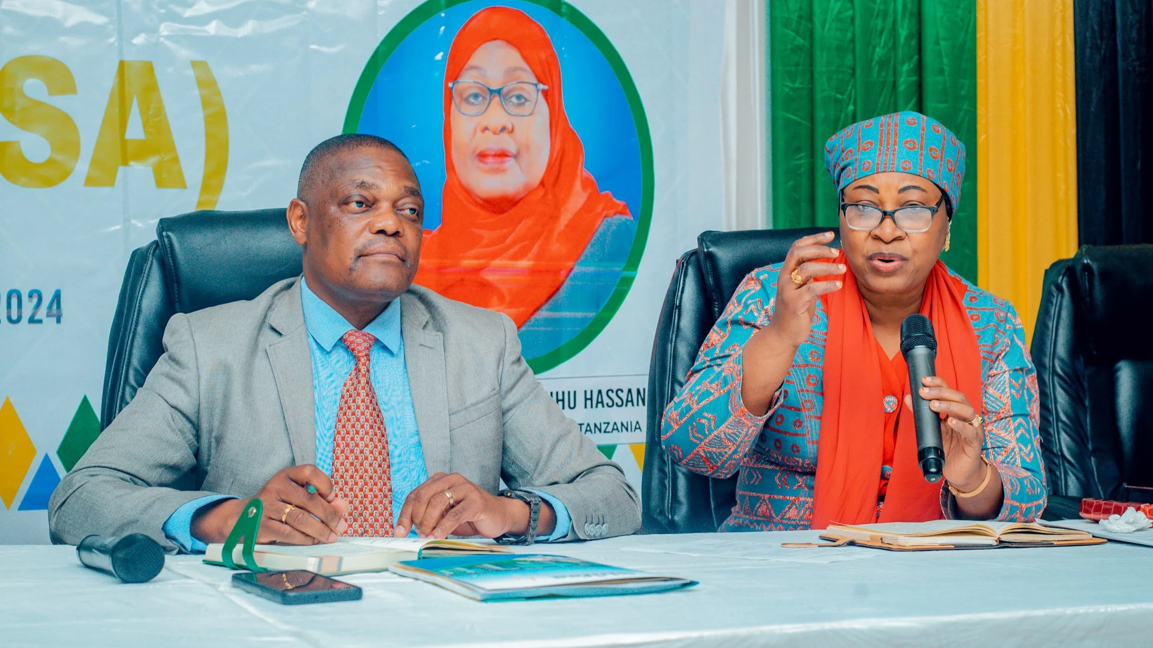 National Economic Empowerment Council (NEEC) executive secretary Beng'i Issa addressed women, youth, and special groups when the council introduced the “Strengthening the Economy with Mama Samia” program in Mtwara Region on Tuesday.