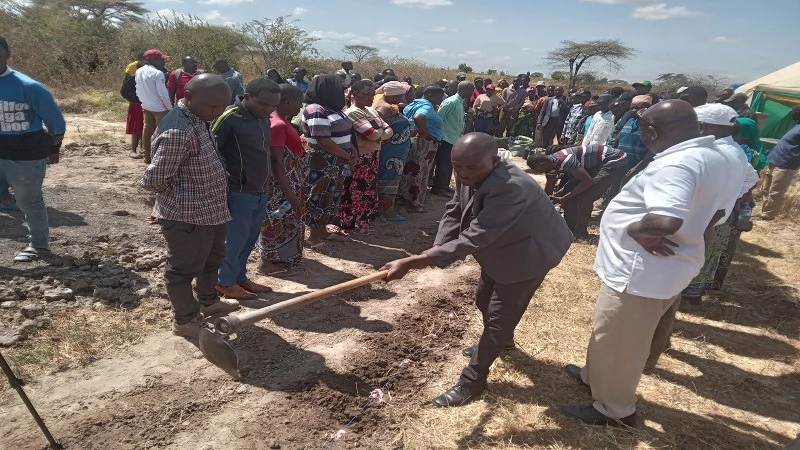 Cotton farmers in Ikungi district, Singida region trained on how best to grow the seed. 