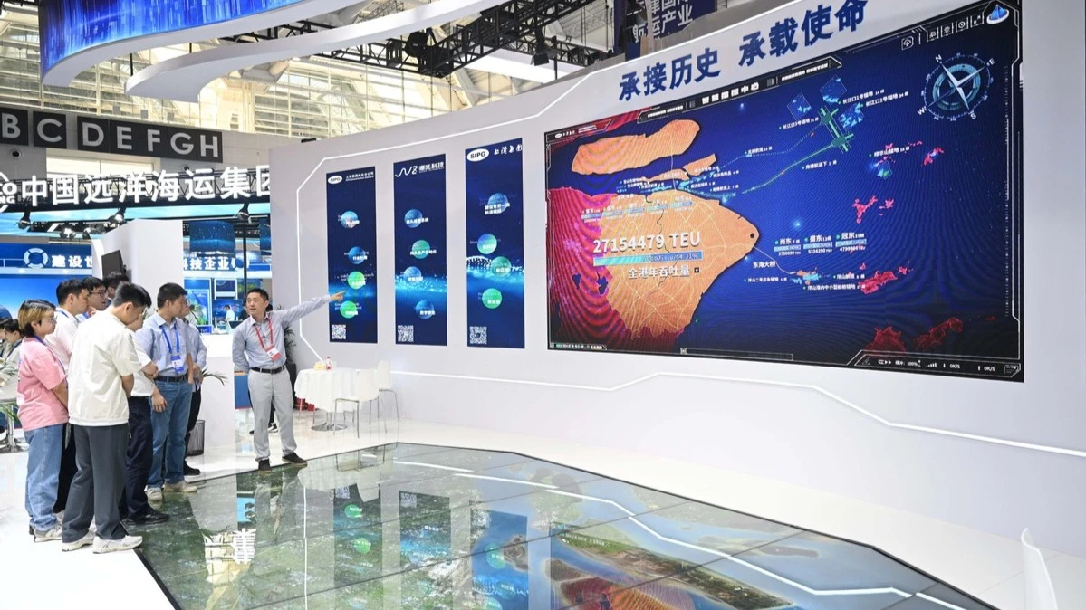 People visit the Tianjin International Shipping Industry Expo 2024 held in Tianjin, yesterday.