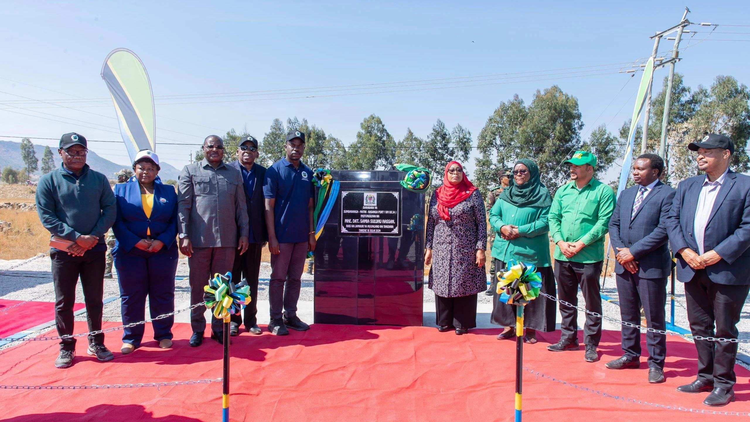 Dk. Samia Suluhu Hassan, alipozindua Barabara ya Sumbawanga - Matai hadi Bandari Kasanga.