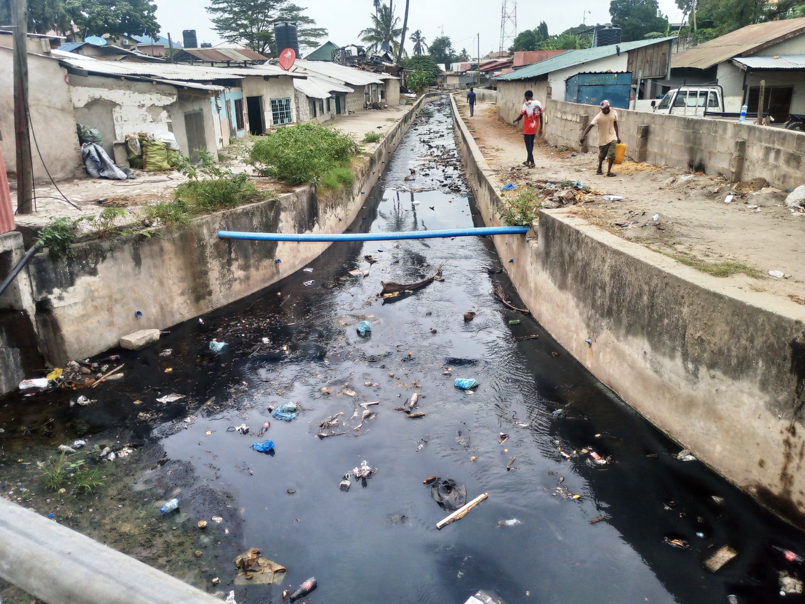 A special rainwater trench in the Uzuri Kilimani Manzese, Ubungo Municipality, Dar es Salaam, filled with dirty water discharged from toilets, posing a serious health risk. This concerning situation was captured by our roving photographer yesterday.