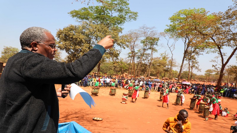 Home Affairs deputy minister Daniel Sillo addresses Burundi refugees at Nduta camp in north-western Tanzania yesterday on the need for them to return to their home country voluntarily. 