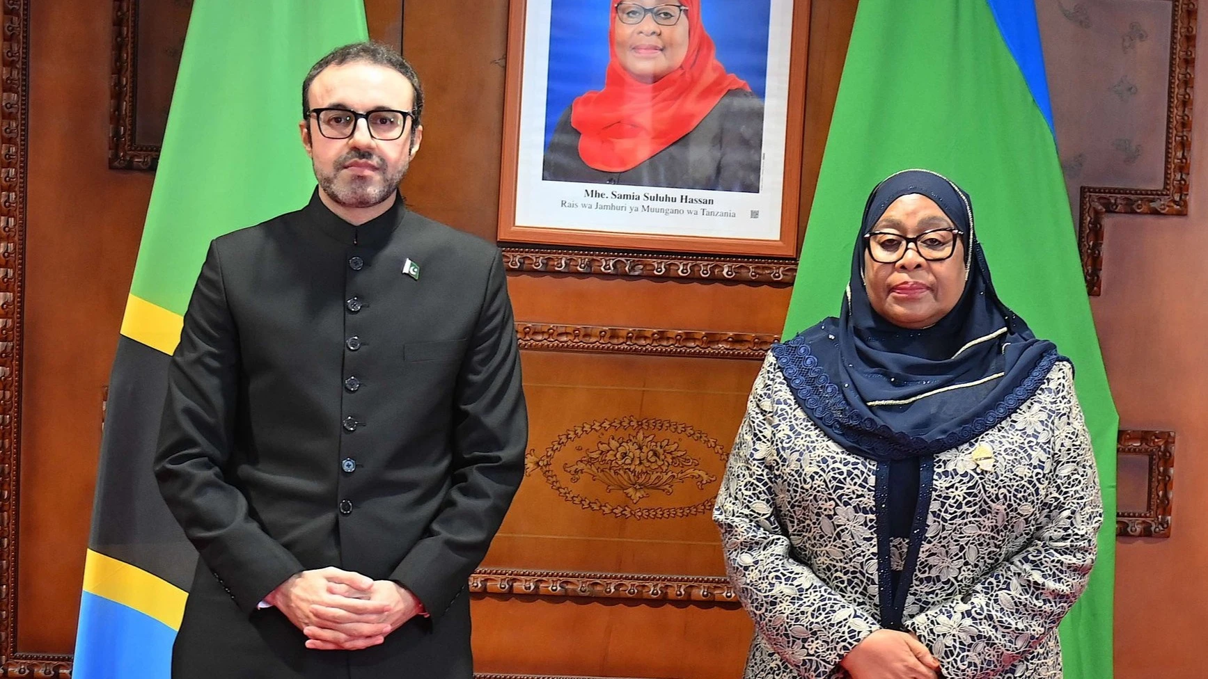 President Samia Suluhu Hassan with Pakistan High Commissioner to Tanzania Siraj Ahmad Khan