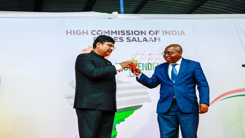 Dr. Damas  Ndumbaro, Minister of Culture, Arts and Sports  (R) raises a toast to  India  High Commissioner  to Tanzania  ( L)  to celebrate the  78th  Independence Day  of India that took place at  Swami Vivekananda Cultural Centre on Friday evening last 