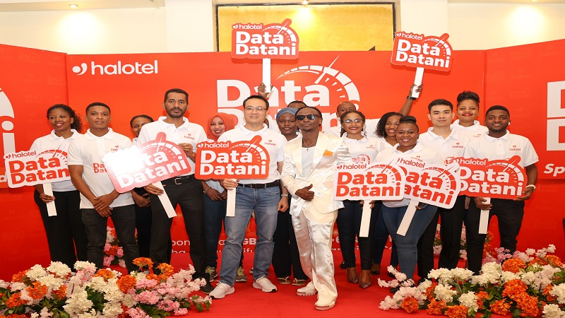 Halotel Tanzania management along with their new ambassador, musician and actor Elias Inyasi, popularly known as Barnaba Classic, and Halotel employees, attended the launch of the new promotion called Data Datani.