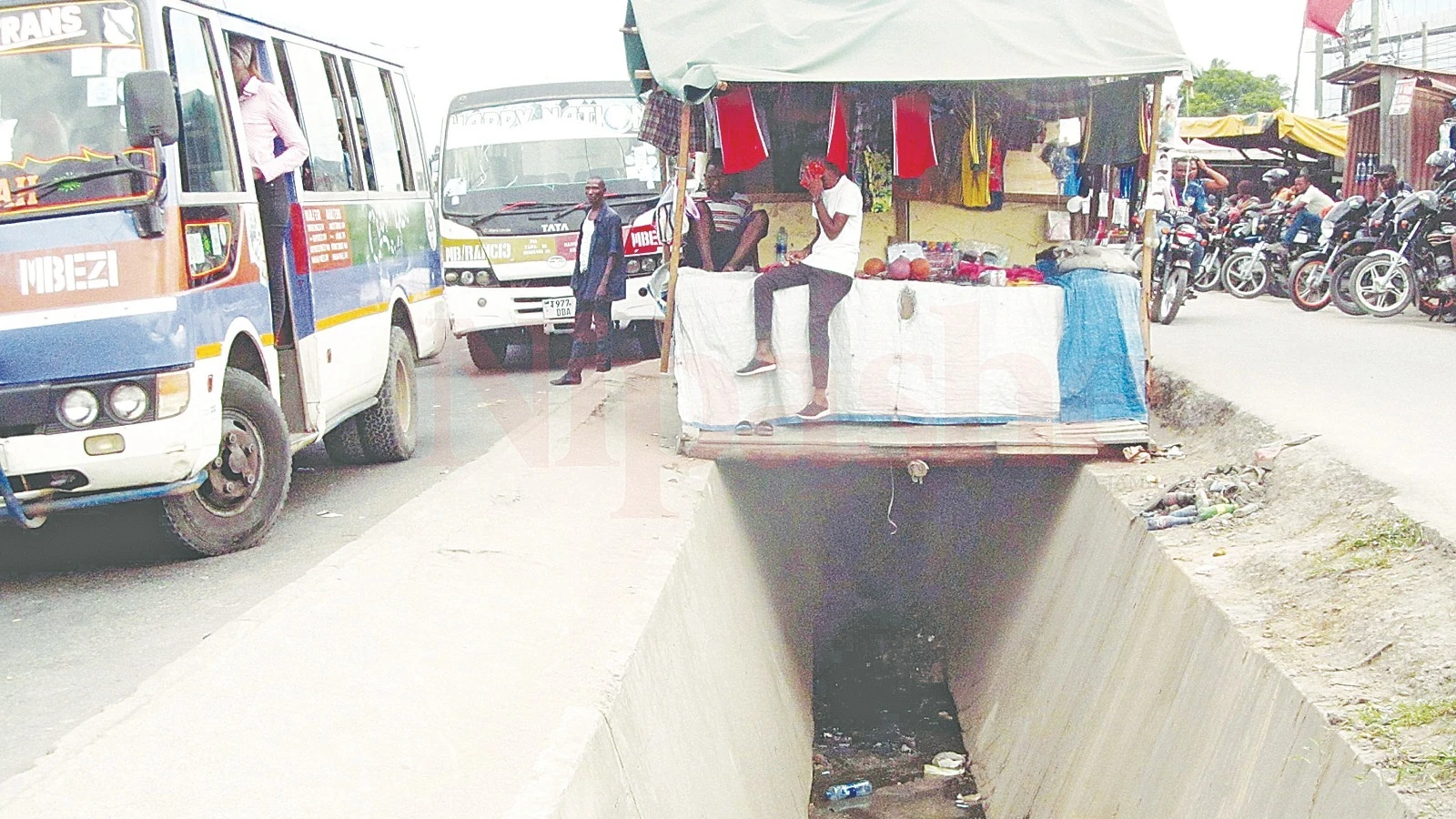 Sehemu ya ujenzi holela kwenye Barabara ya Morogoro, Dar es Salaam. 