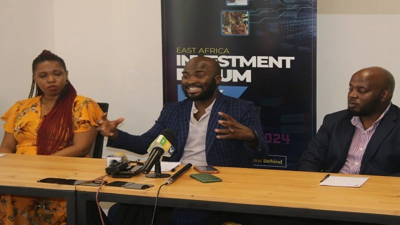 Tanzania Fintech Association (TAFINA) deputy chairman Reuben Mwatyosa (C) briefs journalists on a regional conference for fintech entrepreneurs and investors slated for Dar es Salaam on Thursday next week. 