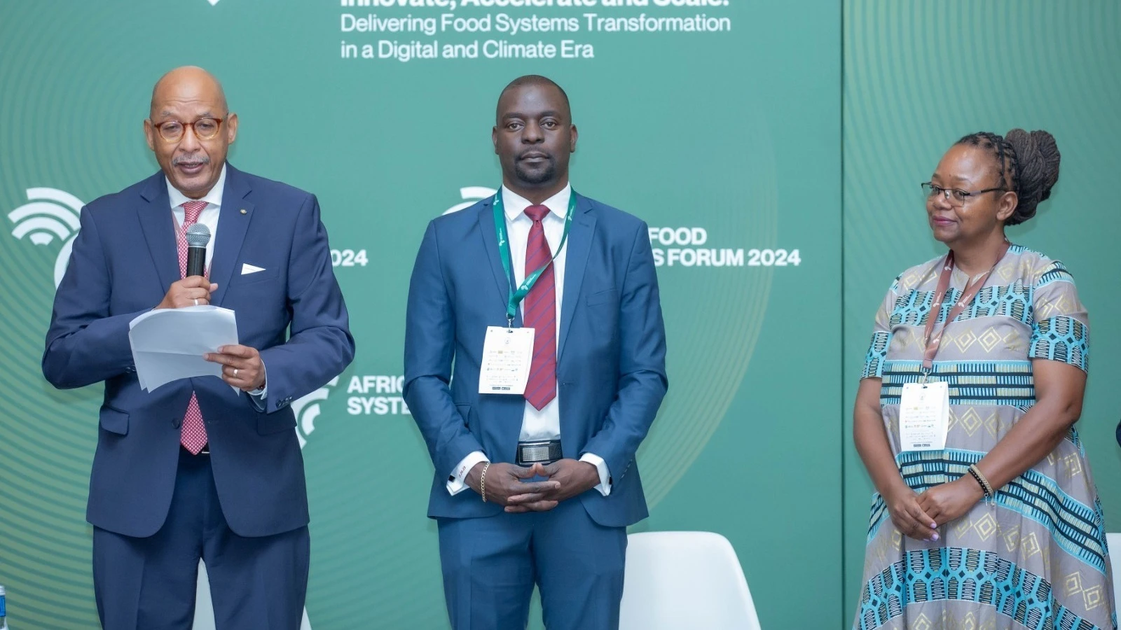  Tinotenda Mhiko CEO Agriculture and Rural Development Authority (centre) poses after being awarded the Africa food prize. On the left is Ibrahim Mayaki, AU special envoy on food systems and on the right is Dr. Dorothy Okello