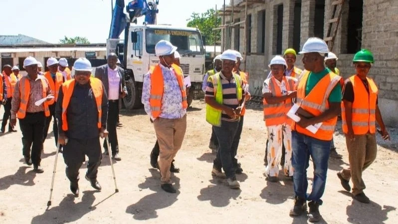 
Shughuli za ujenzi wa Kituo cha Umahiri cha Taasisi ya Teknolojia ya Dar es Salaam, ilipoendelea katika tawi lake la Mwanza, ikiwa ni sehemu ya mradi huo wa Benki ya Dunia na serikali. 