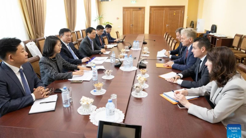 President of Xinhua News Agency Fu Hua meets with Pavel Negoitsa, general director of Russia's Rossiyskaya Gazeta, in Moscow, Russia, Sept. 13, 2024. 