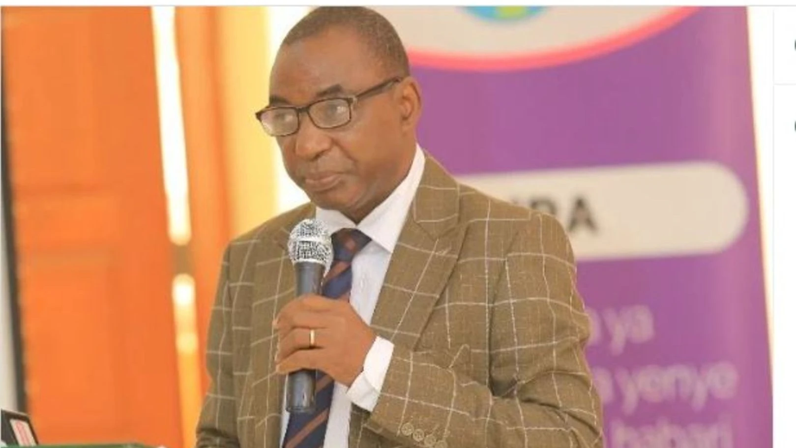 Ernest Sungura, the NIMCA chairman and Media Council of Tanzania (MCT) executive secretary