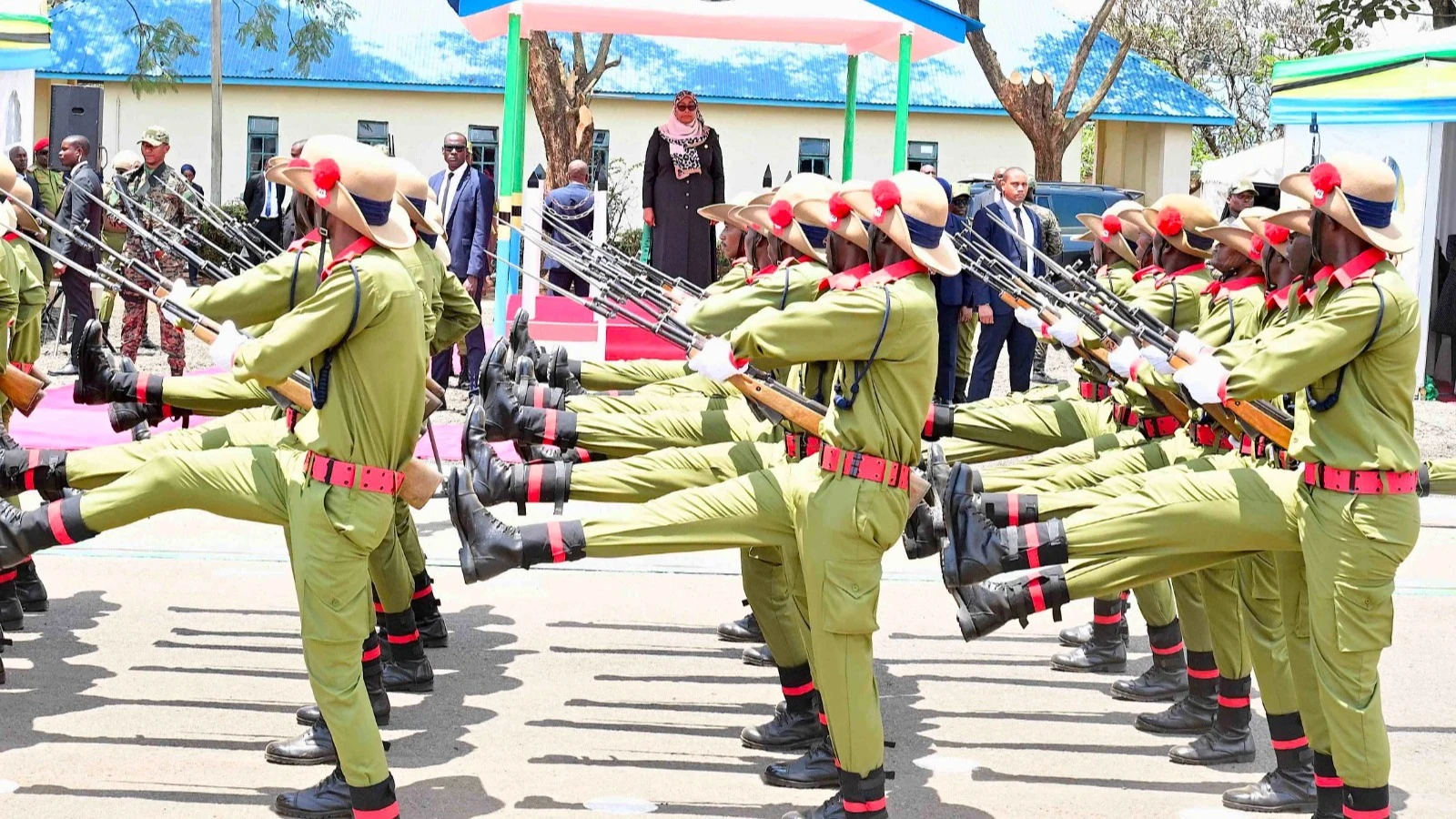 Gwaride la heshima lililoandaliwa na Jeshi la Polisi likipita mbele ya Rais na Amiri Jeshi Mkuu, Dk. Samia Suluhu Hassan wakati wa kilele cha maadhimisho ya miaka 60 ya jeshi hilo, katika Shule ya Polisi Tanzania (TPS), Moshi, mkoani Kilimanjaro jana. 