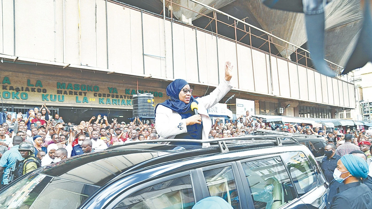 Siku Rais Dk. Samia Suluhu Hassan, alipotembelea Soko la Kariakoo, Dar es Salaam. 