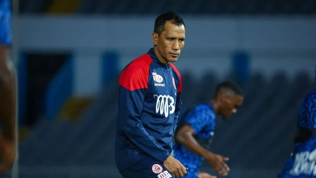 Kocha Mkuu wa Simba, Fadlu Davids.