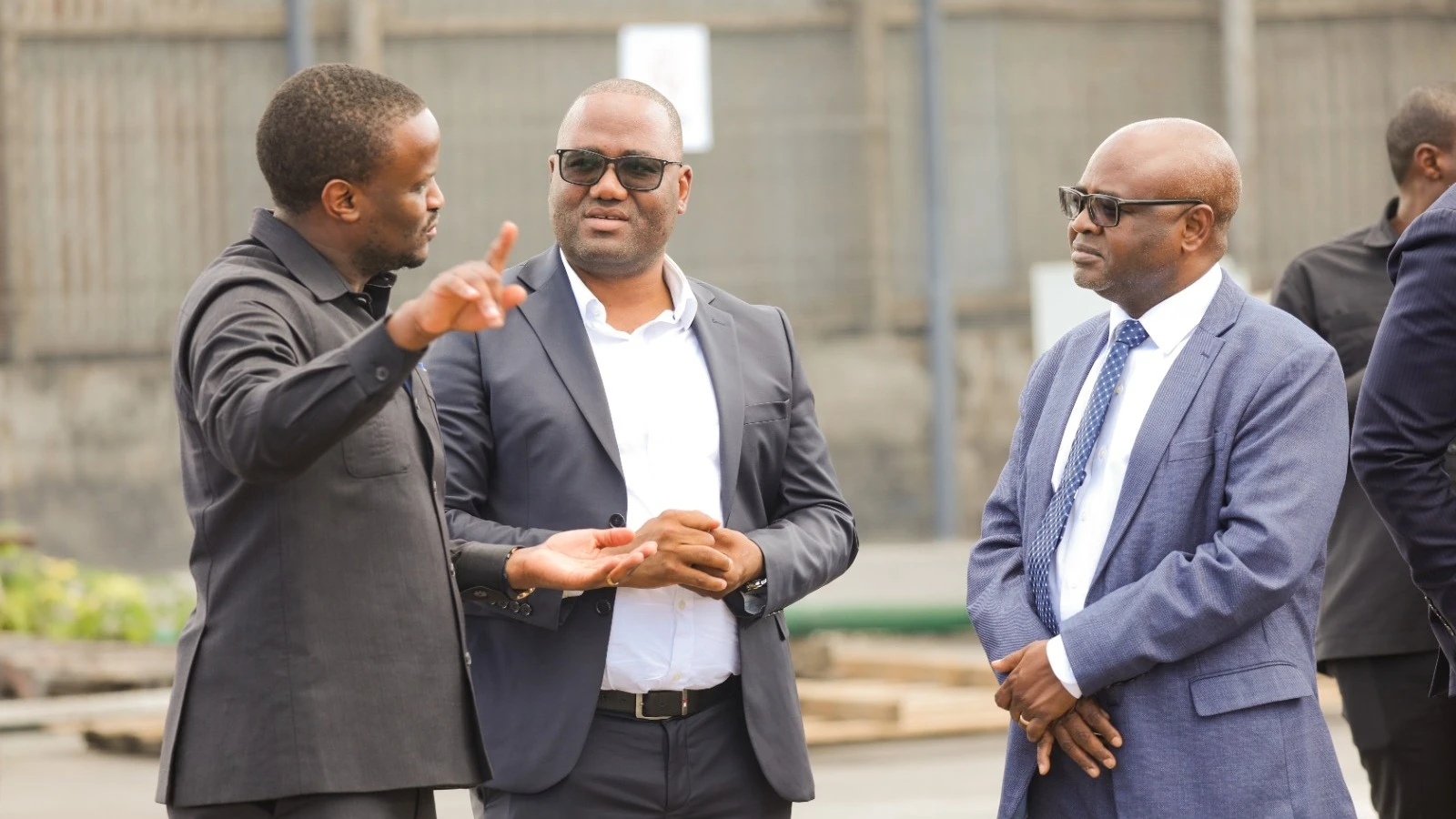 Minister of State Office of the President Planning and Investment Professor Kitila Mkumbo while on a visit to the port of Dar es Salaam where he spoke with the leaders of the Port Authority TPA and DP World.