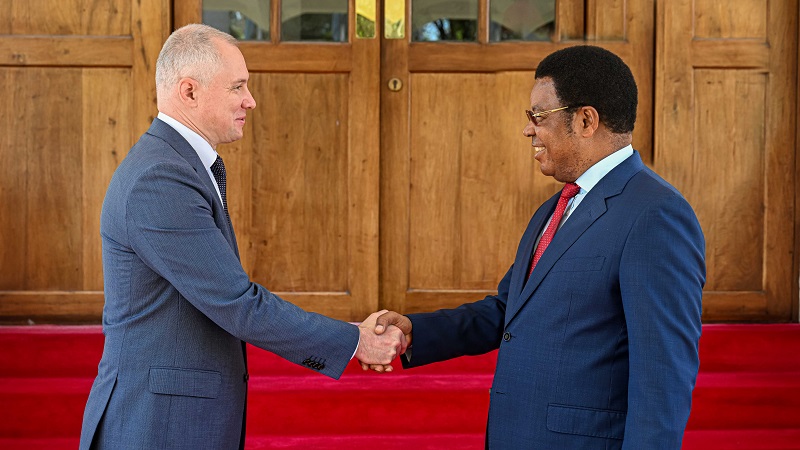 Prime Minister Kassim Majaliwa welcomes the Ambassador of Belarus to Tanzania, Pavel Vziatkin, to the Dar es Salaam sub-headquarters of the Prime Minister’s Office yesterday