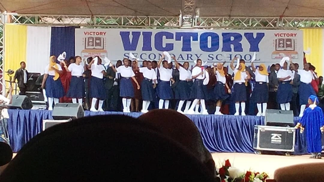 Wanafunzi wa Shule ya Sekondari ya Victory.