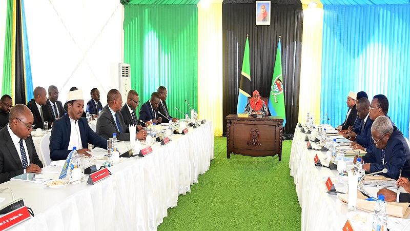 resident Samia Suluhu Hassan chairs a Cabinet meeting at Tunguu State Lodge in Zanzibar yesterday. 