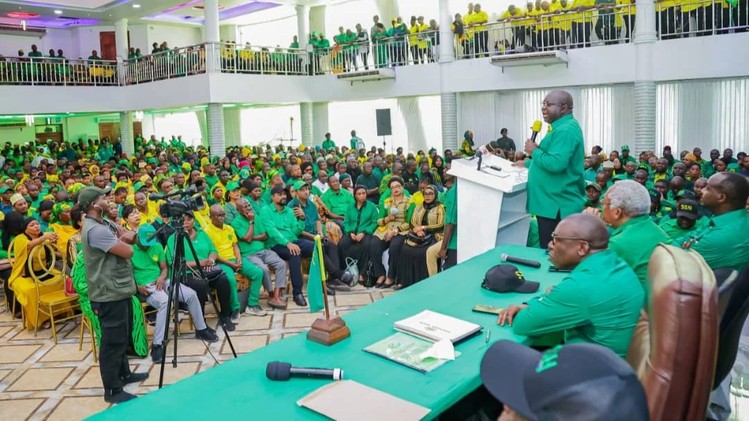 Katibu wa NEC, Itikadi, Uenezi na Mafunzo, wa Chama cha Mapinduzi (CCM) Amos Makalla.