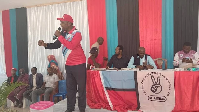 MWENYEKITI wa Chama cha Demokrasia na Maendeleo (CHADEMA) Mkoa wa Singida, Jackson Jingu.