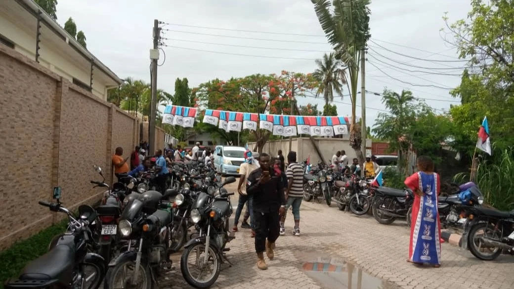 Wafurika nyumbani kwa Mbowe kumuomba achukua fomu ya Uenyekiti CHADEMA.