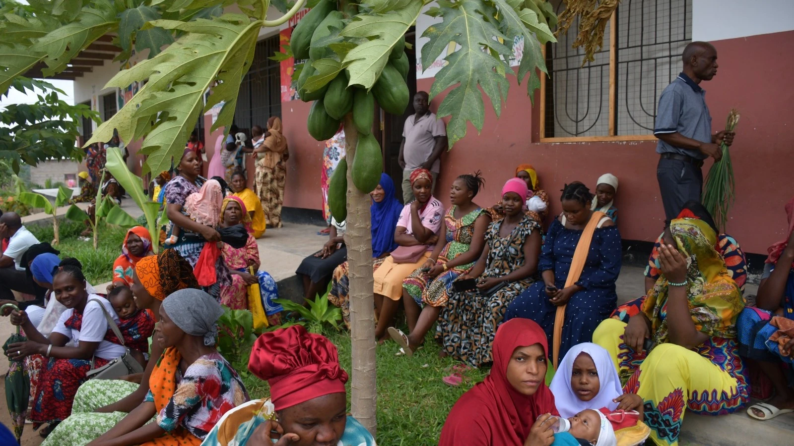 Some parents with children at Mwembe Primary School gathered within the school premises during a meeting with teachers that was held before the end of this year’s final term. 