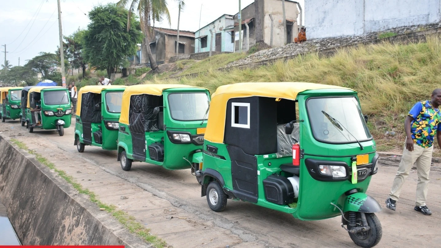 This situation reflects a significant challenge faced by bajaji drivers and other vehicle owners who depend on fuel, especially in large cities like Dar es Salaam. 