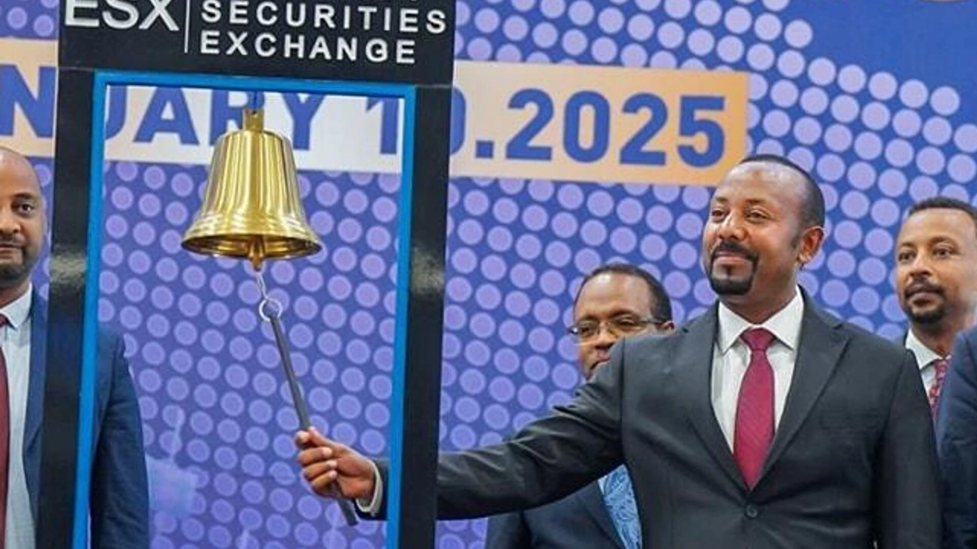 
Prime Minister Dr. Abiy Ahmed rings the bell to officially inaugurate the Ethiopia Securities Exchange (ESX).