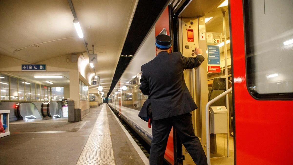 Nationwide strike in Belgium hits air and train traffic.