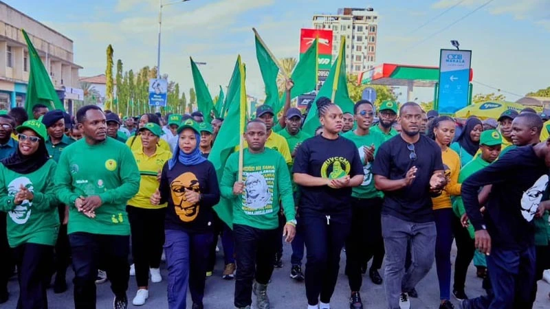 Youth and leaders of the Union of Youth of the Chama Cha Mapinduzi in a charity walk aimed at ensuring the victory of President President Samia Suluhu Hassan and President Hussein Mwinyi, who were officially endorsed by the CCM General Assembly