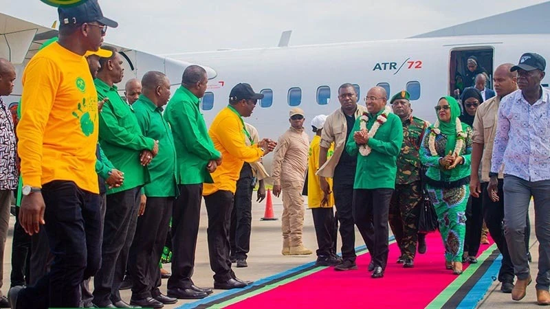 President Hussein Ali Mwinyi jets back to Zanzibar after the recently conluded CCM’s special general meeting. Photo: CCM Courtesy