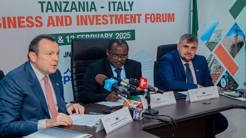 Italian Ambassador to Tanzania, Giuseppe Coppola (L) briefs journalist in Dar es Salaam yesterday on the Tanzania-Italy Business Forum scheduled to take place on 11st to 2nd this February. 