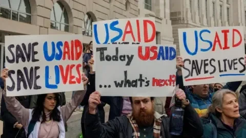 USAID yafunga akaunti zake,waandamana kumpinga Trump.