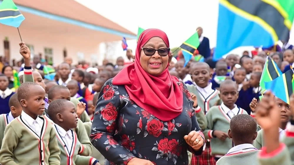 
President Samia Suluhu Hassan inaugurates Chief Zulu English Medium Primary School in Songea during her official visit to Ruvuma on Tuesday, September 24, 2024.