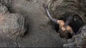 A digger on a cobalt mine in Kawama, DRC