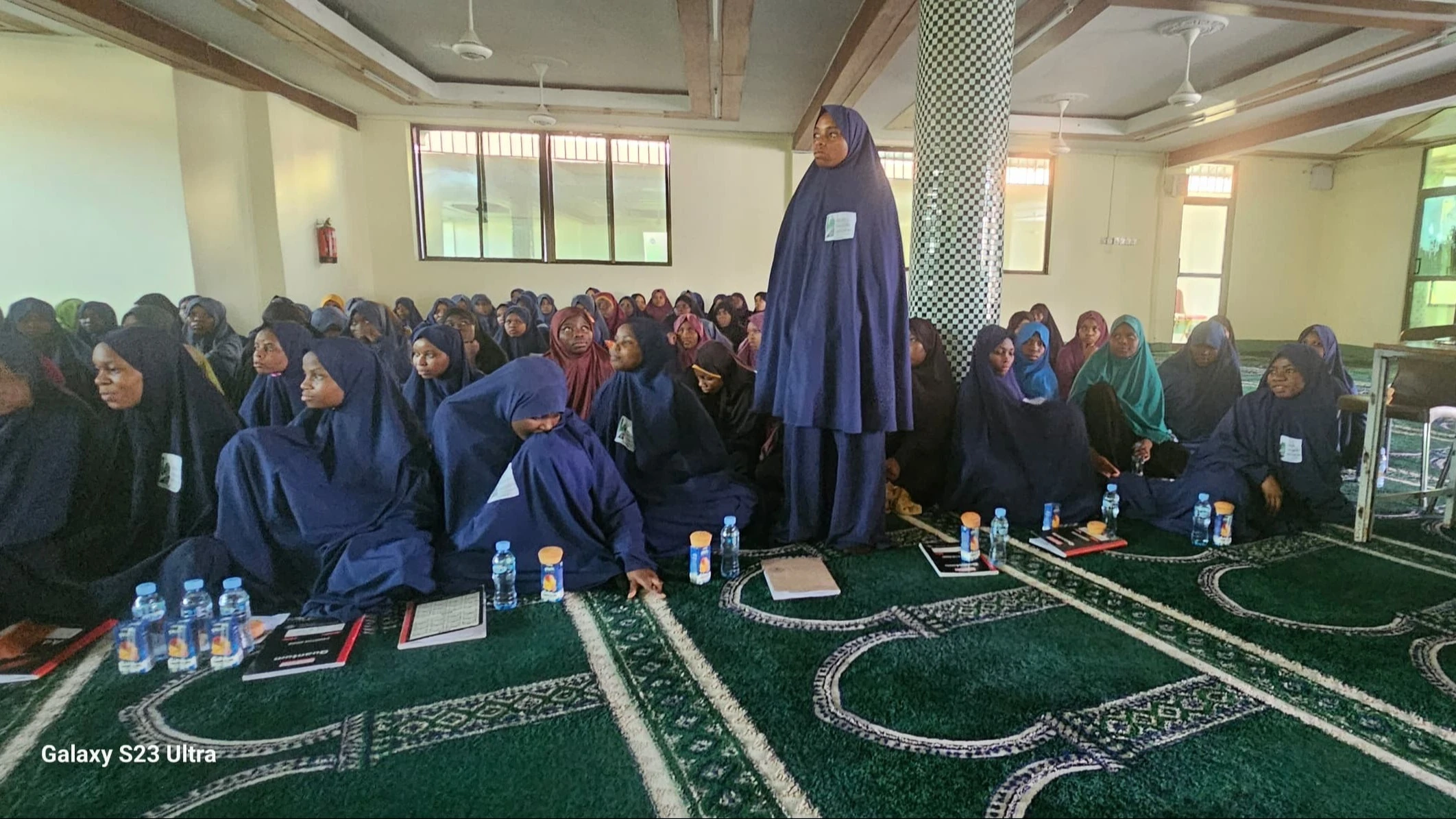 Students of the Islamic Center of Hazrat Masoumeh participating in the discussion; getting familiar with the achievements of the Islamic revolution in the field of women.