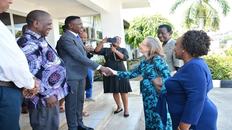 The Guardian Limited’s Deputy General Manager, Jackson Paulo, welcomes British High Commissioner Marianne Young to the newspaper publishing firm’s offices in Dar es Salaam yesterday. The envoy was on a familiarisation tour of IPP media outlets. 