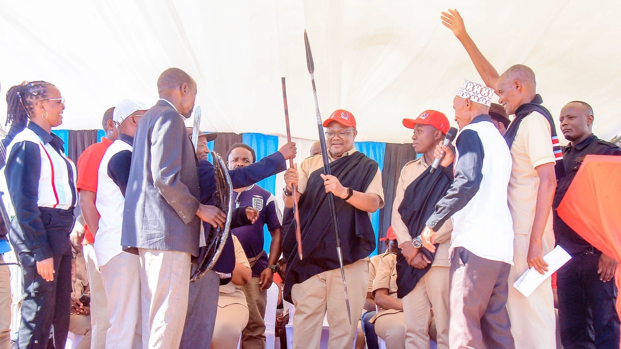 Bazecha Ikungi has presented the CHADEMA National Chairman, Tundu Lissu, with a shield and spear as a symbol of his coronation as a hero of the Nyaturu tribe. 