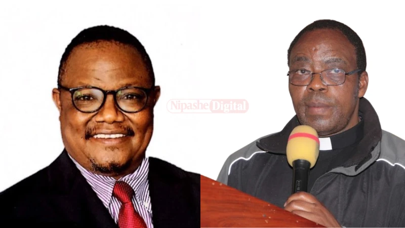 MAKAMU Askofu wa Kanisa Katoliki Jimbo la Singida, Padre Francis Lyimu (kulia) na Mwenyekiti wa Chama cha Demokrasia na Maendeleo Taifa (CHADEMA), Tundu Lissu.