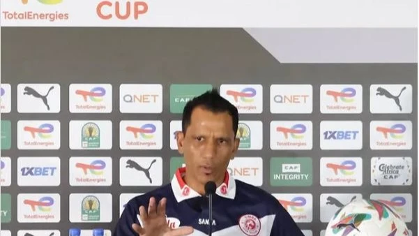 SIMBA SC head coach Fadlu Davids 