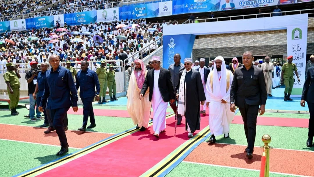 Waziri Mkuu Kassim Majaliwa aliingia uwanja wa Benjamin Mkapa jijini Dar es Salaam.