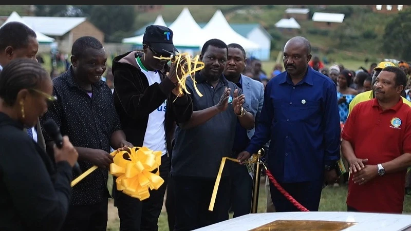 Dk. Tulia azindua mradi wa kuunganisha umeme vitongoji 105 Mbeya 