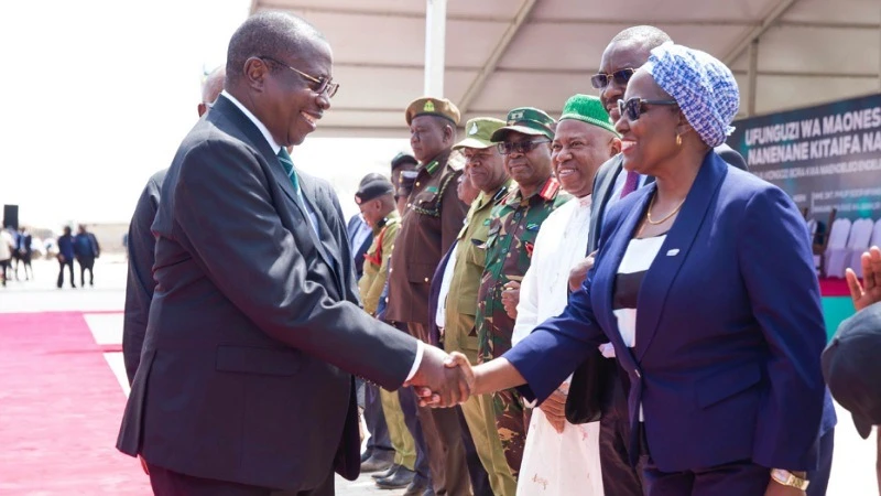 Makamu wa Rais Dk. Philip Mpangokatika ufunguzi rasmi wa maonesho ya wakulima kitaifa katika viwanja vya maonesho Nzuguni jijini Dodoma