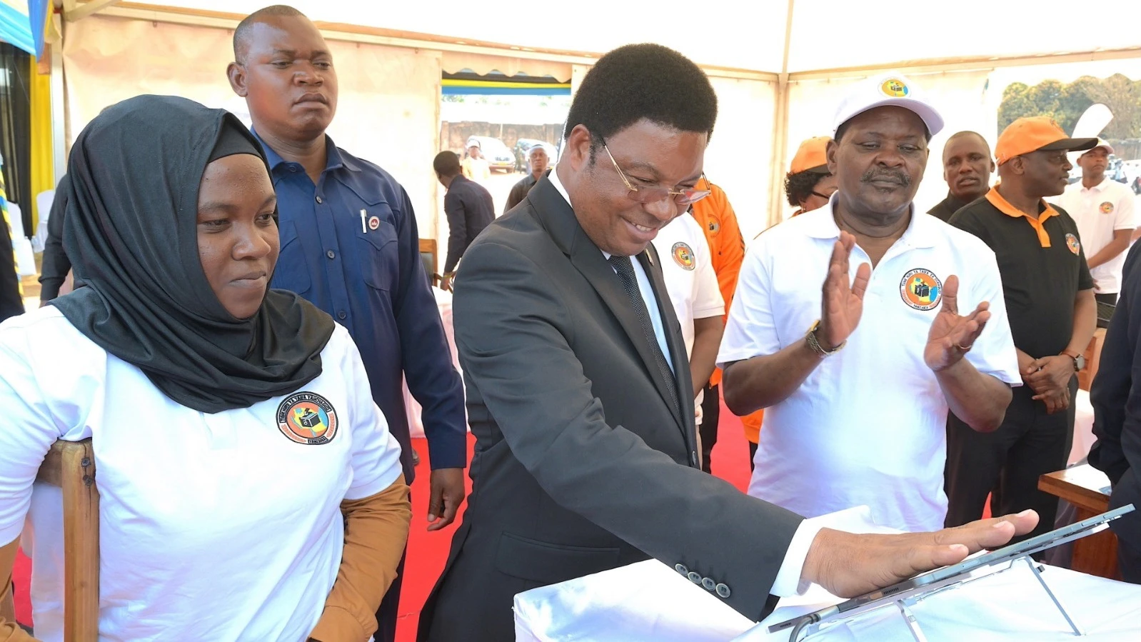 Waziri Mkuu Kassim Majaliwa alipozindua uboreshaji wa Daftari la Kudumu la Wapiga Kura, katika uwanja wa Kawawa, mkoani Kigoma