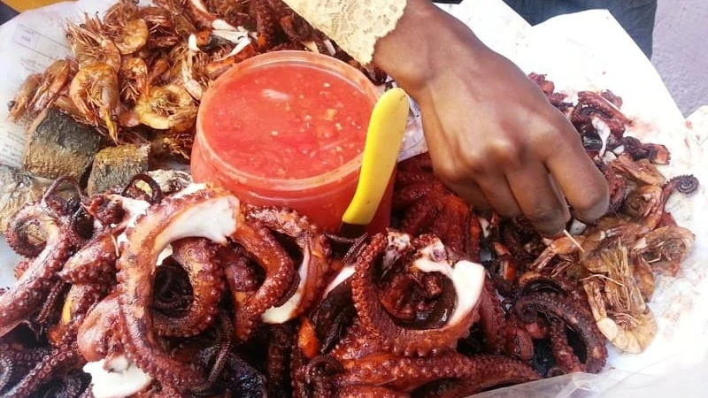 Miji mikubwa mlo wa barabarani kama huu ni kawaida