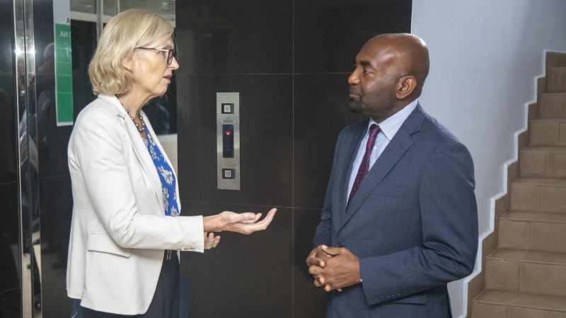 Waziri wa Nchi Ofisi ya Makamu wa Rais Mhandisi Hamad Yussuf
Massauni (kushoto) akizungumza na Balozi wa Norway Nchini Tanzania
Tone Tinnes walipokutana ofisi kwake Dodoma, Januari 29, 2026.